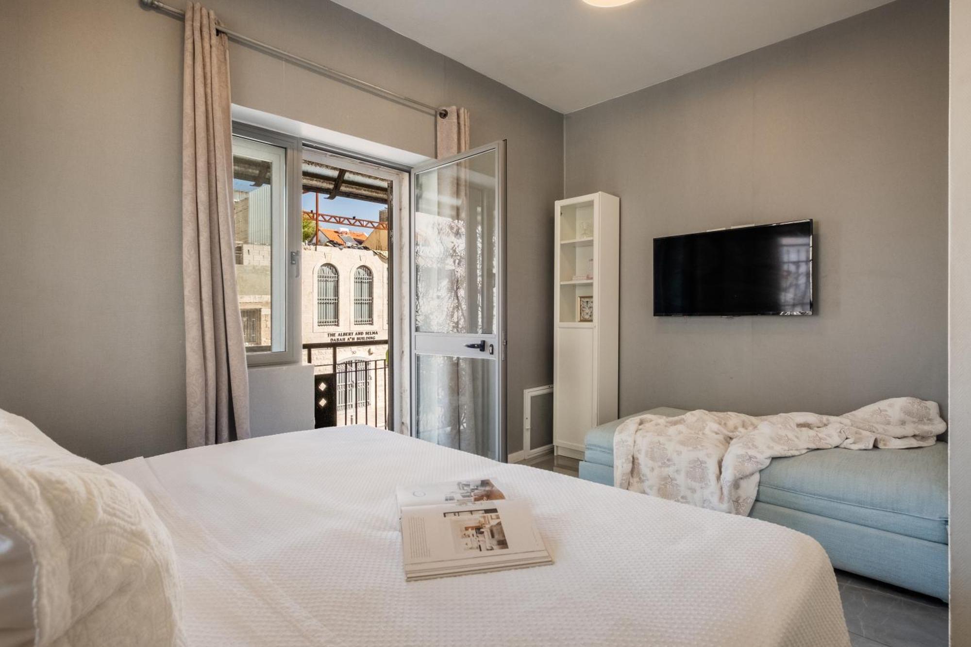 Dinning Room, Bedroom And Balcony Jeruzalém Exteriér fotografie